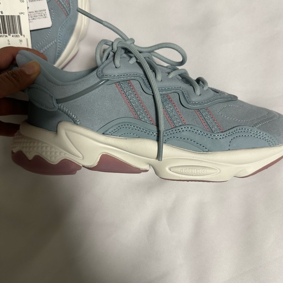 Adidas Women's ozweego Light Blue and Pink Sneakers size 6.5 - Picture 4 of 16